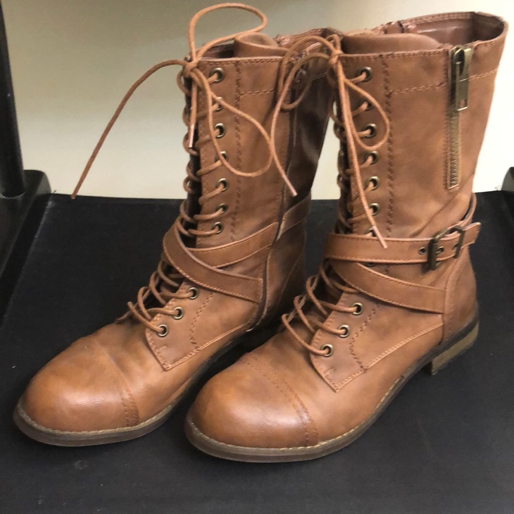 Crown Vintage Ladies Boots